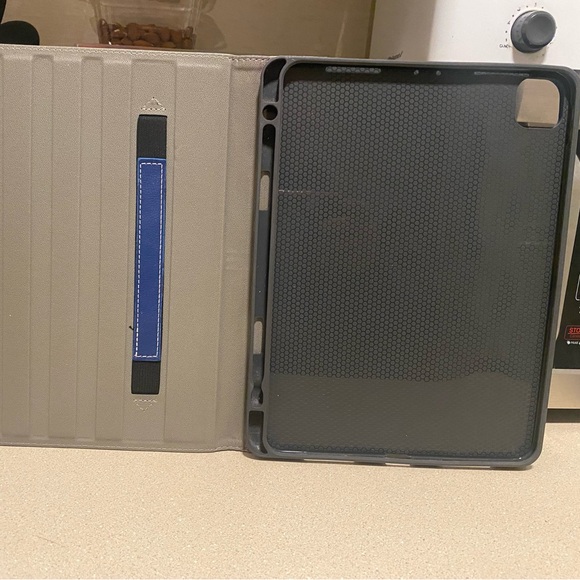 IPad Pro Case - Picture 3 of 3